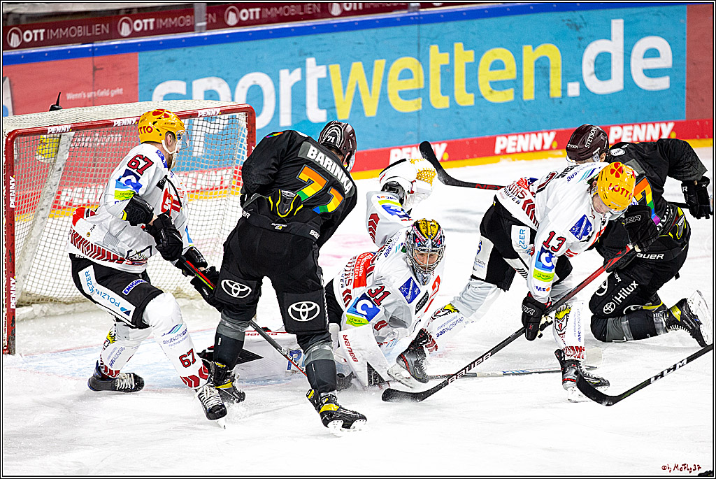 PENNY DEL; Koelner Haie - Fischtown Pinguins Bremerhaven; Koeln, 17.01.2021